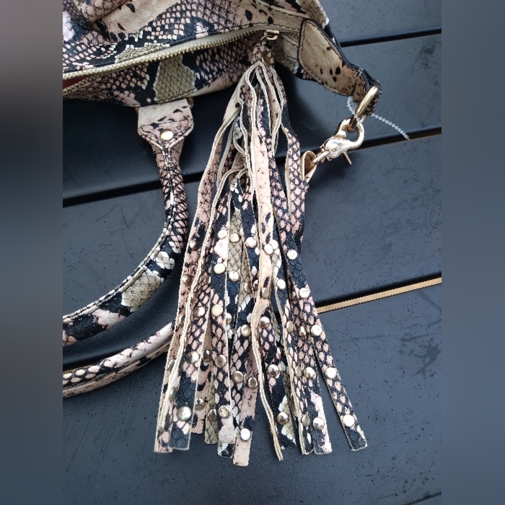 Rampage Faux Snakeskin Patterned Purse, Clean Pink Interior, Tassel Zipp… - Picture 9 of 13